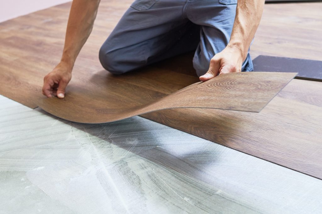 vinyl flooring installer